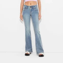 Women's Low-Rise Flare Jeans - Wild Fableā¢